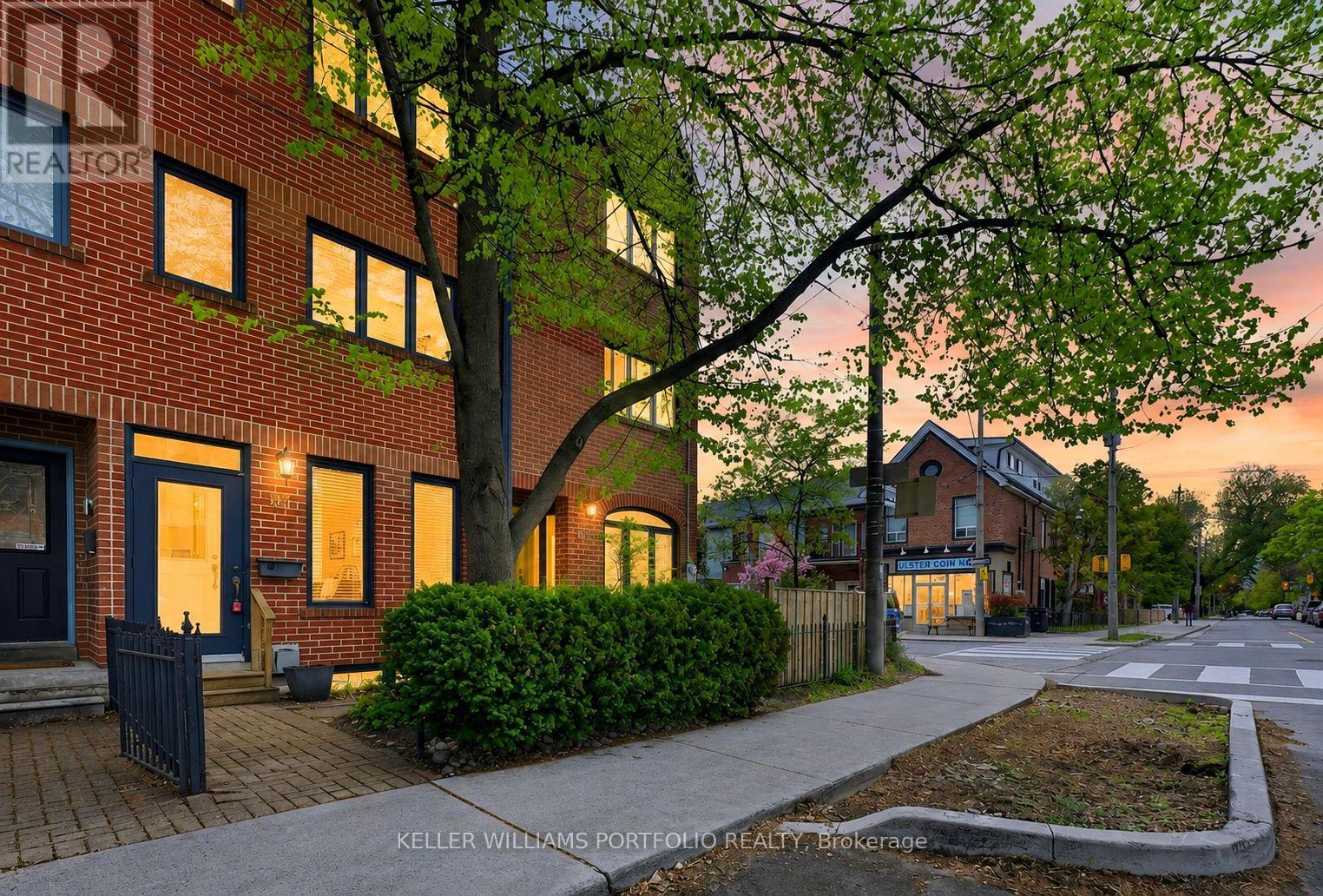 81b Ulster Street, Toronto, Ontario  M5S 1E9 - Photo 2 - C13144856