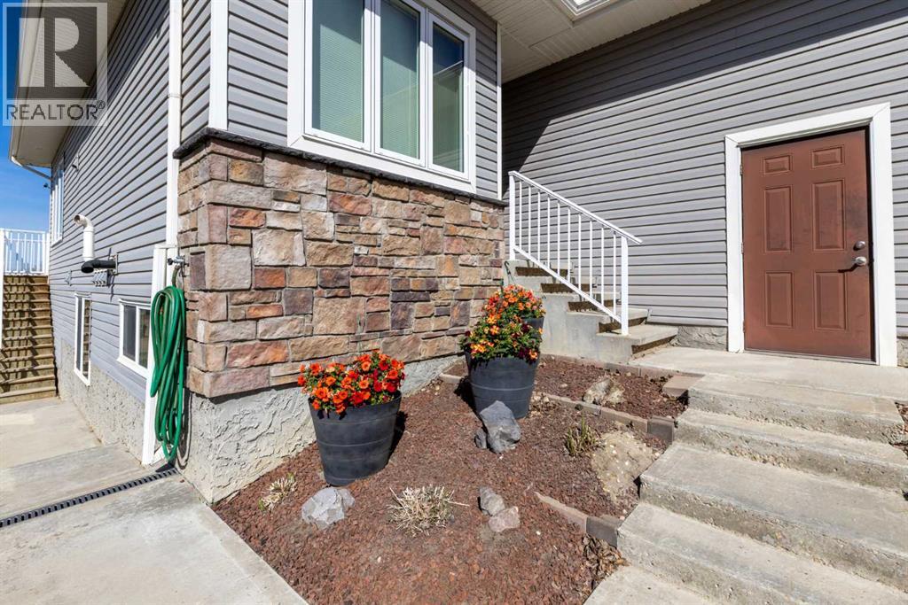 107 Morris Court, Blackfalds, Alberta  T4M 0B3 - Photo 3 - A2274374