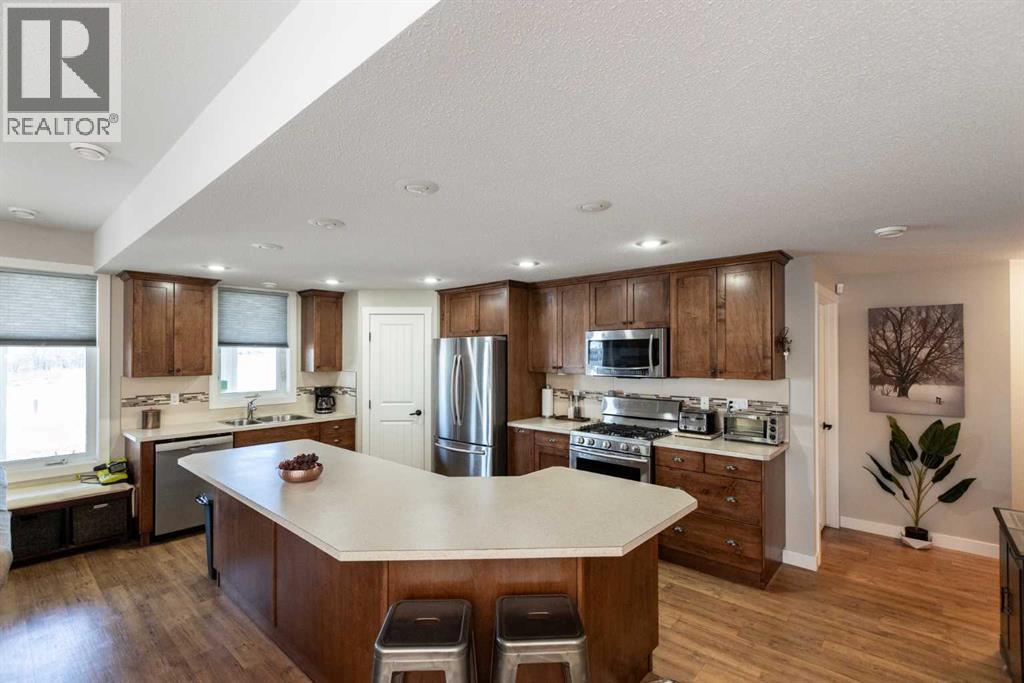 107 Morris Court, Blackfalds, Alberta  T4M 0B3 - Photo 4 - A2274374