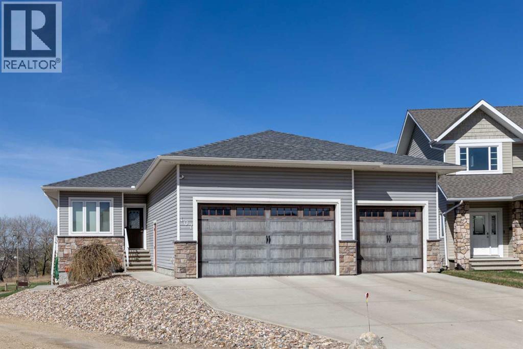 107 Morris Court, Blackfalds, Alberta  T4M 0B3 - Photo 2 - A2274374