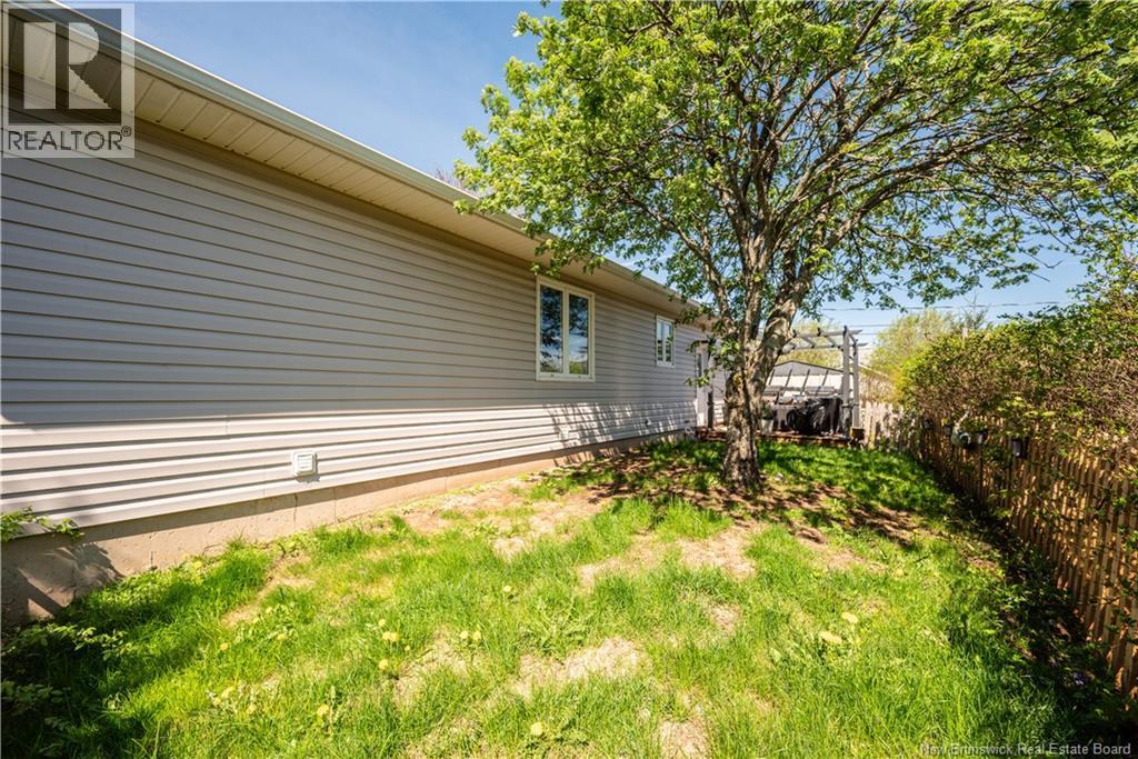 102 Briardale Drive, Moncton, New Brunswick  E1G 2B6 - Photo 5 - NB139794