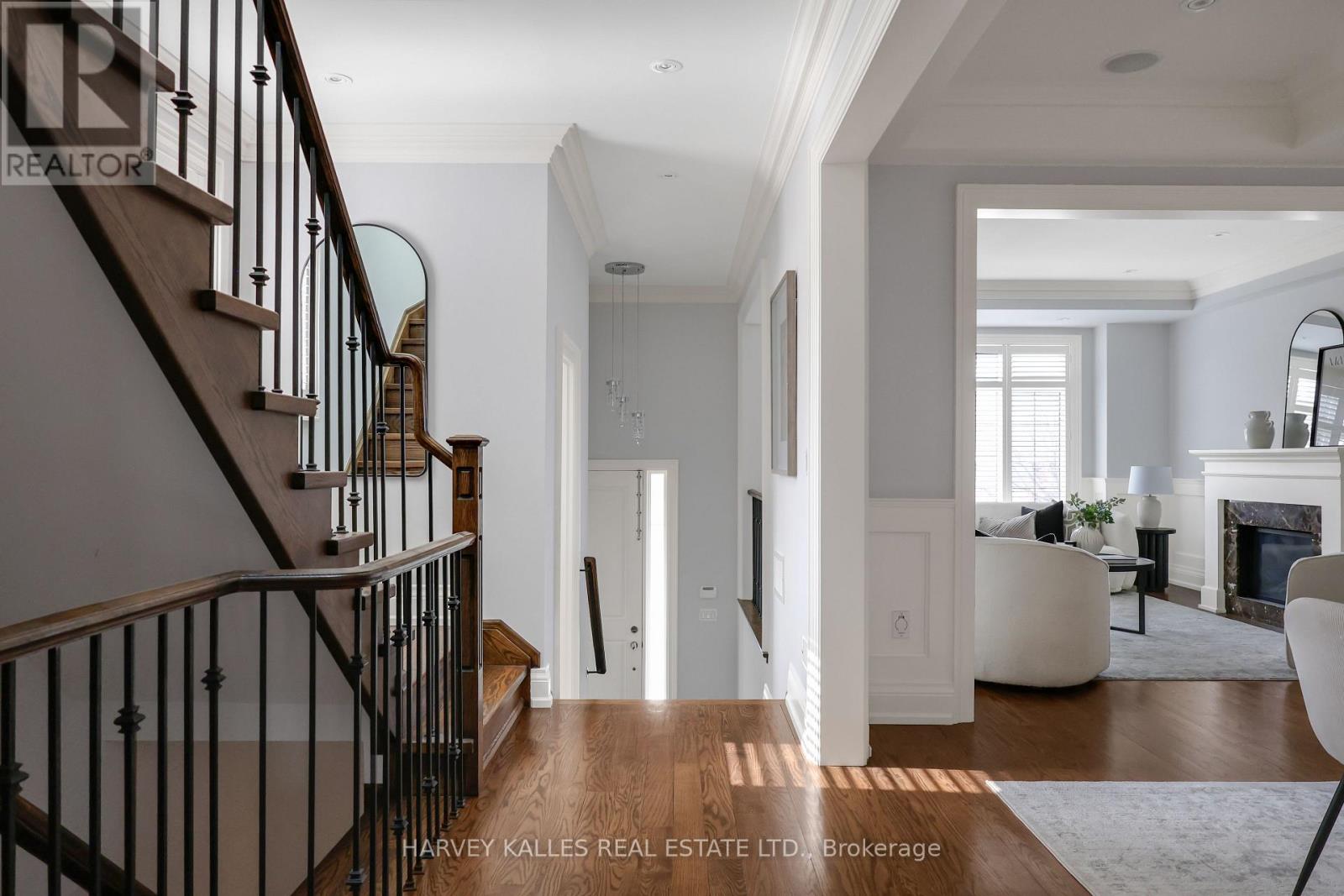 177 Churchill Avenue, Toronto, Ontario  M2N 1Z3 - Photo 2 - C13147908