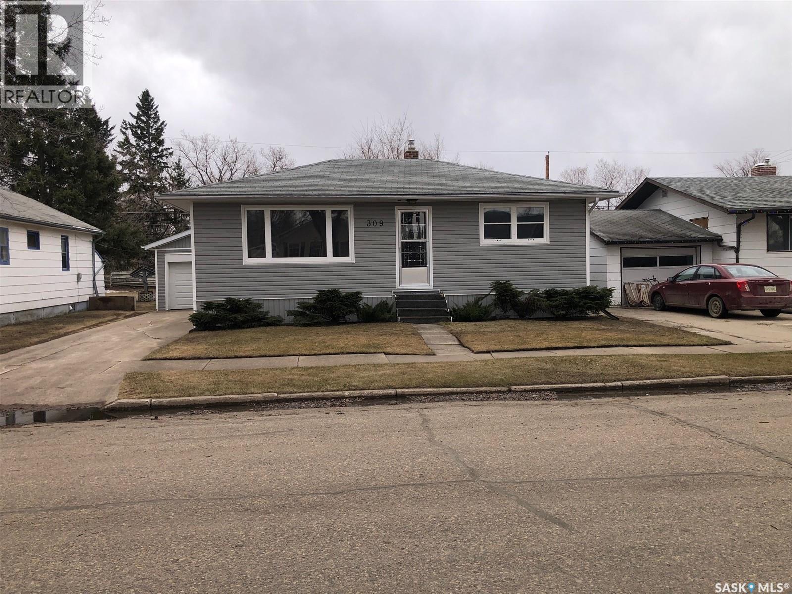 309 Fifth Avenue E, Canora, Saskatchewan  S0A 0L0 - Photo 41 - SK034784
