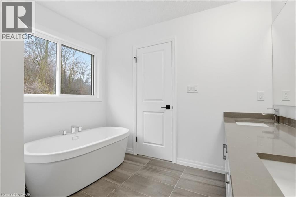 70 Quarry Park Drive, Kitchener, Ontario  N2B 3F7 - Photo 16 - 40825991