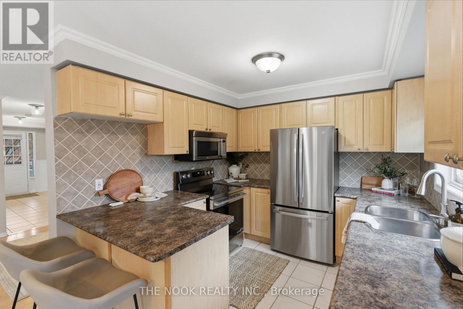 1651 Woodgate Trail, Oshawa, Ontario  L1G 8B5 - Photo 18 - E13147944