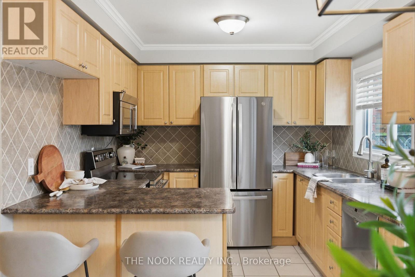 1651 Woodgate Trail, Oshawa, Ontario  L1G 8B5 - Photo 19 - E13147944