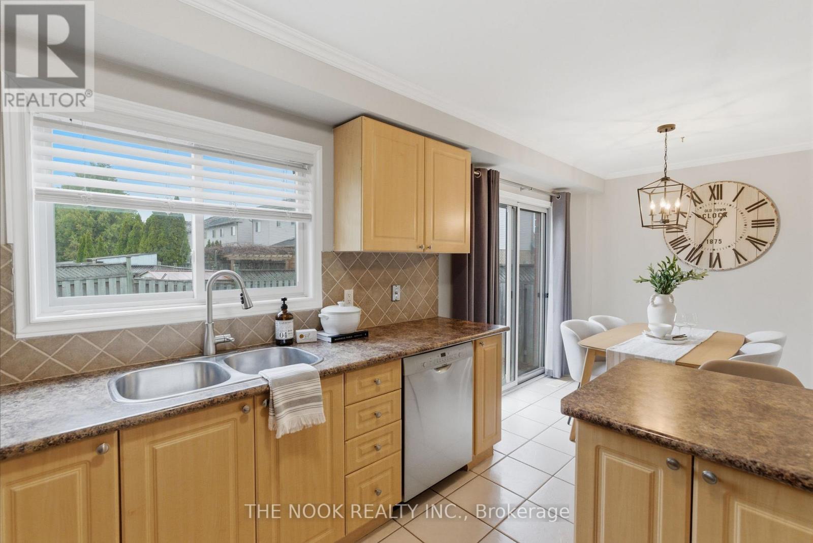 1651 Woodgate Trail, Oshawa, Ontario  L1G 8B5 - Photo 21 - E13147944