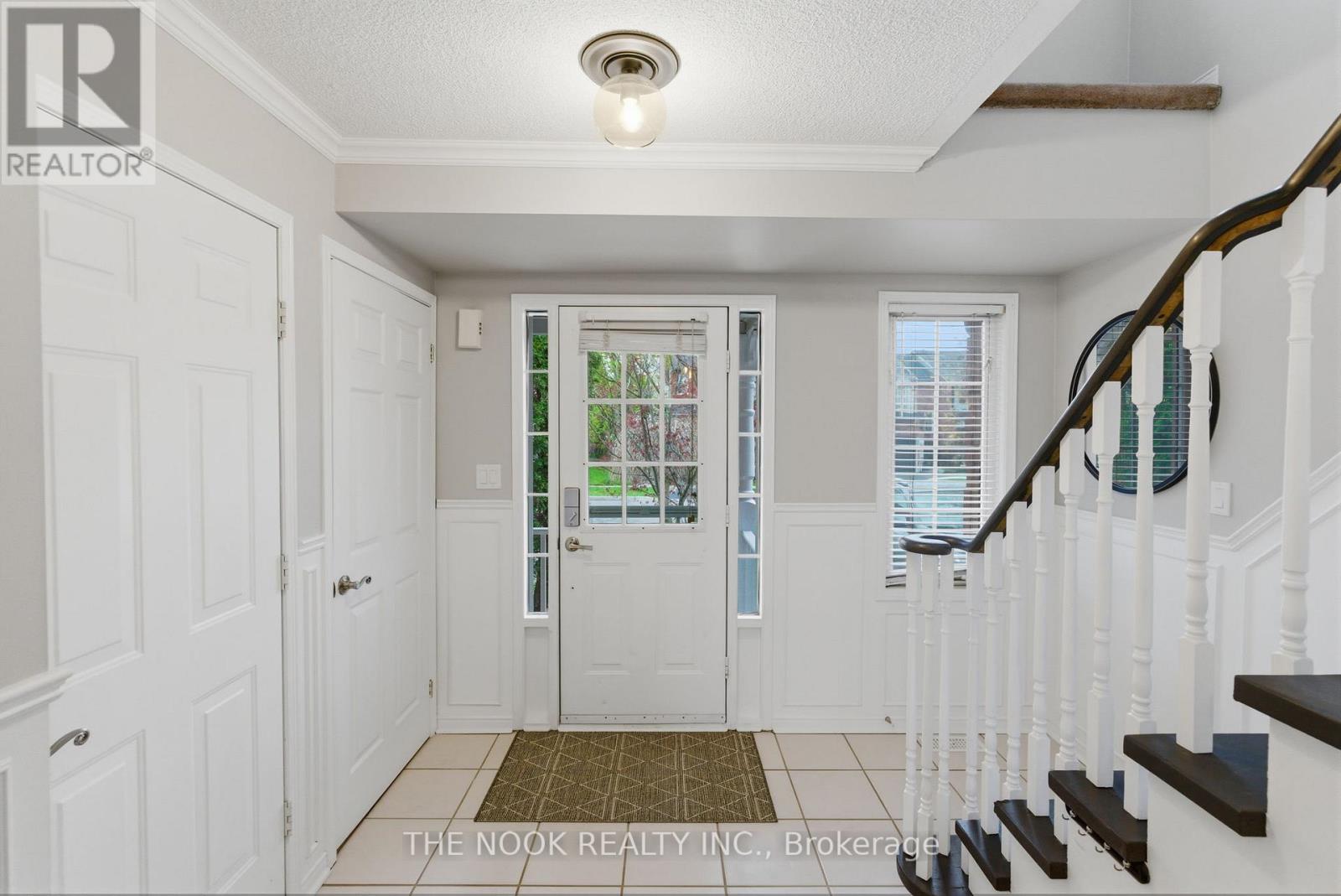 1651 Woodgate Trail, Oshawa, Ontario  L1G 8B5 - Photo 3 - E13147944