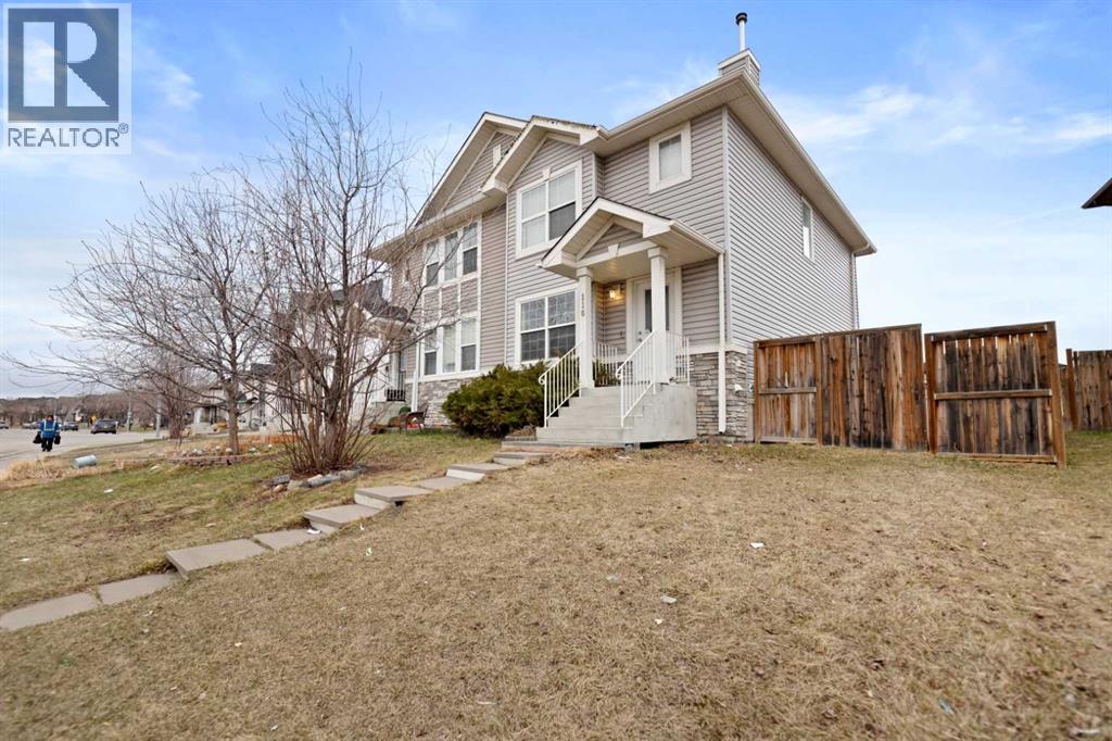 116 Saddlebrook Common NE, Calgary, Alberta  T3J 5M4 - Photo 2 - A2302339