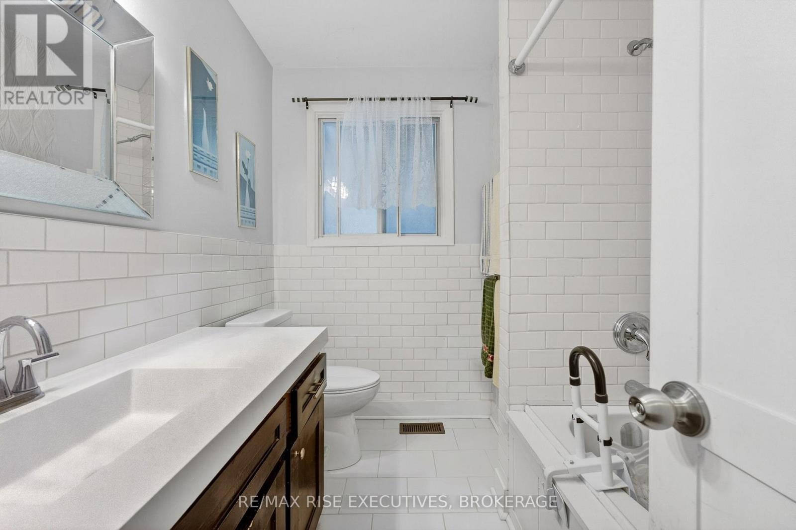 1071 Hudson Drive, Kingston, Ontario  K7M 5K9 - Photo 12 - X13148012