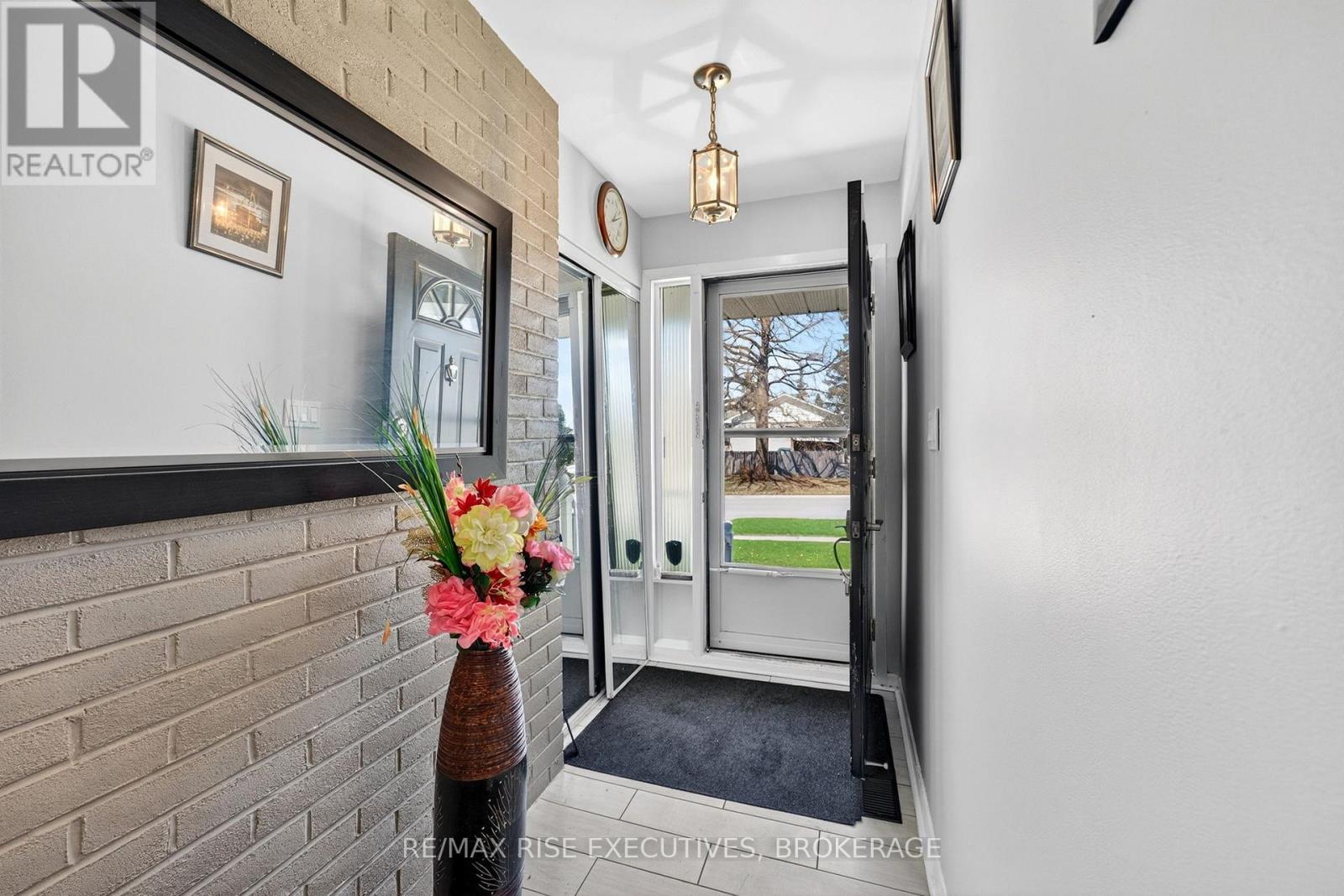 1071 Hudson Drive, Kingston, Ontario  K7M 5K9 - Photo 5 - X13148012