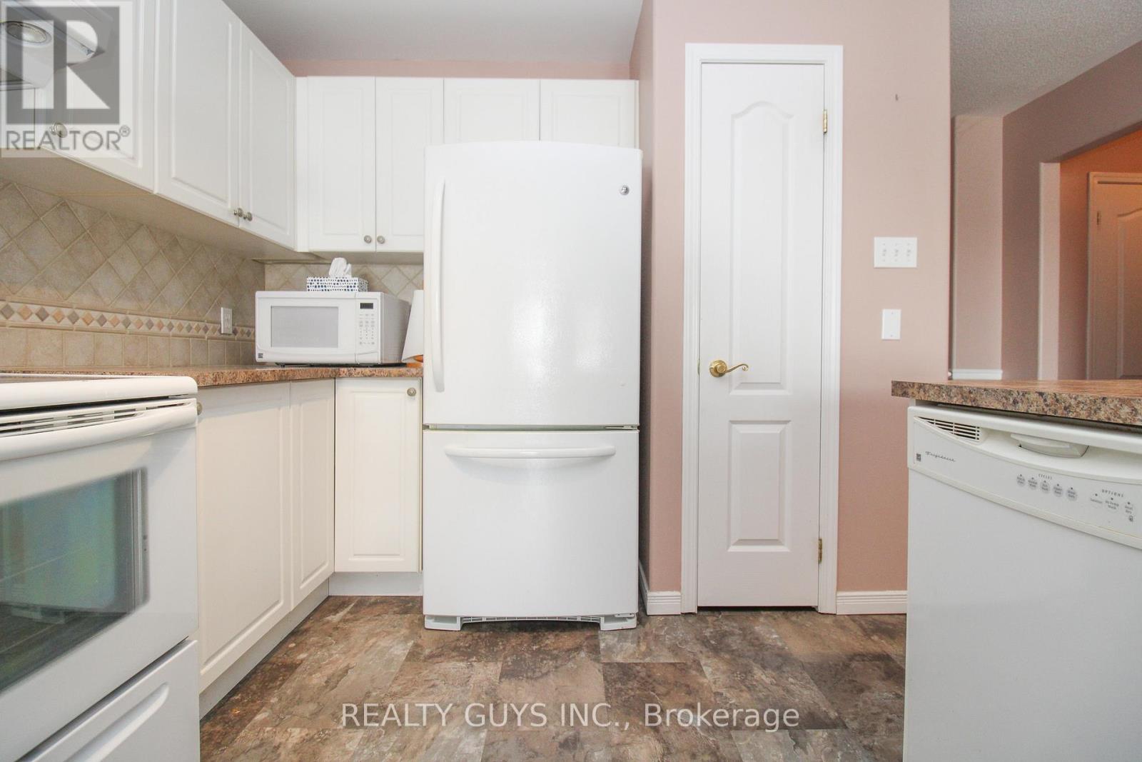 Unit #6 - 909 Wentworth Street, Peterborough, Ontario  K9J 8R7 - Photo 9 - X13147972