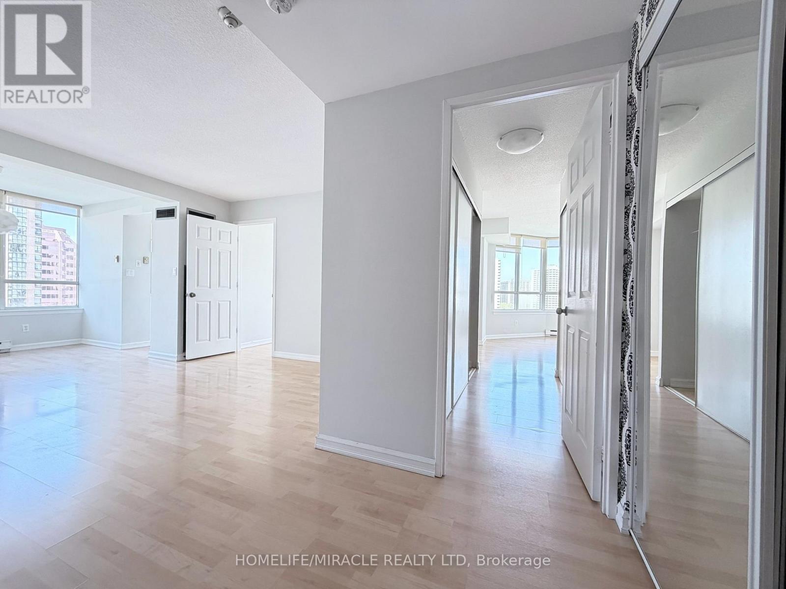 804b - 3605 Kariya Drive, Mississauga, Ontario  L5B 3J2 - Photo 2 - W13146196