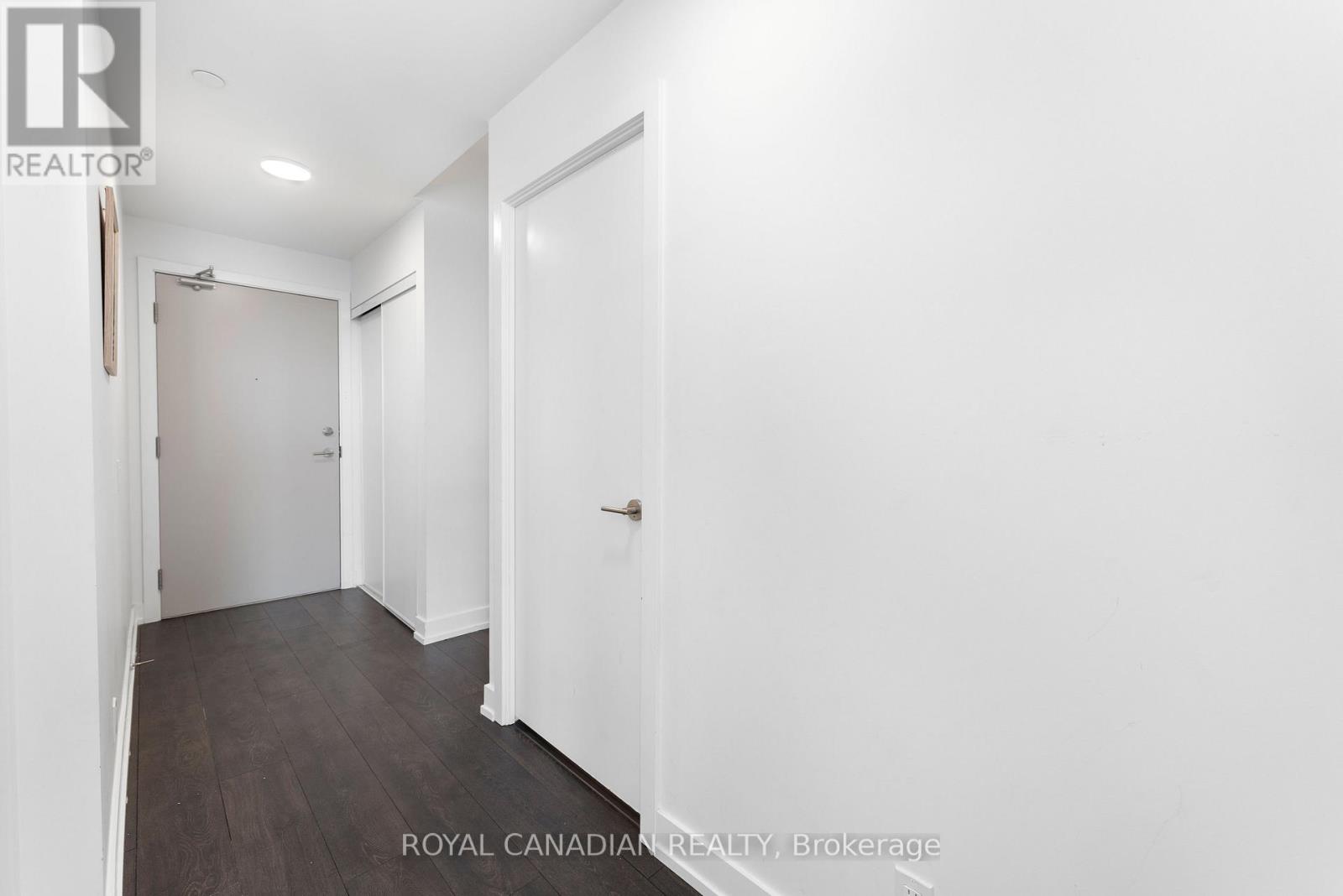 1110 - 215 Veterans Drive N, Brampton, Ontario  L7A 5L6 - Photo 2 - W13146814