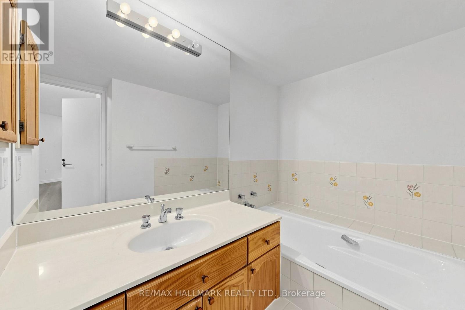 911 - 10 Kenneth Avenue, Toronto, Ontario  M2N 6K6 - Photo 19 - C13148088