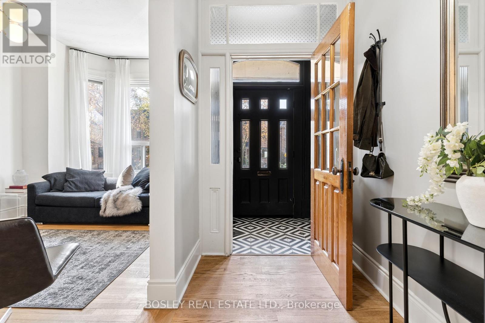 40 Halton Street, Toronto, Ontario  M6J 1R3 - Photo 5 - C13148100