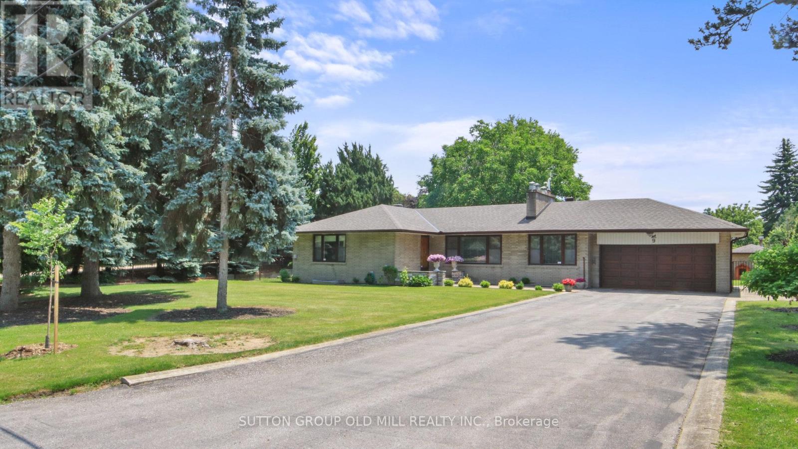 9 Westmount Park Road, Toronto, Ontario  M9P 1R4 - Photo 4 - W13147660