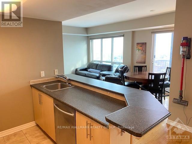 1808 - 200 Rideau Street, Ottawa, Ontario  K1N 5Y1 - Photo 4 - X13148080