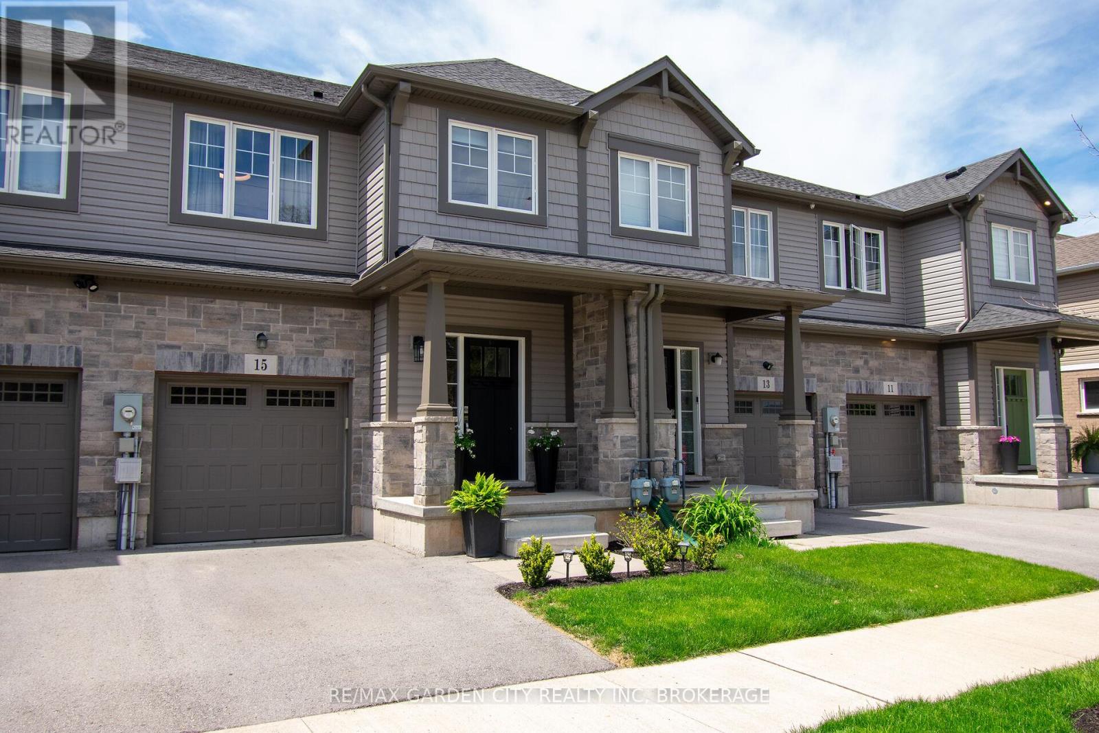 15 Lymburner Street, Pelham (Fonthill), Ontario L3E 0G7 - Photo 2 - X13148020