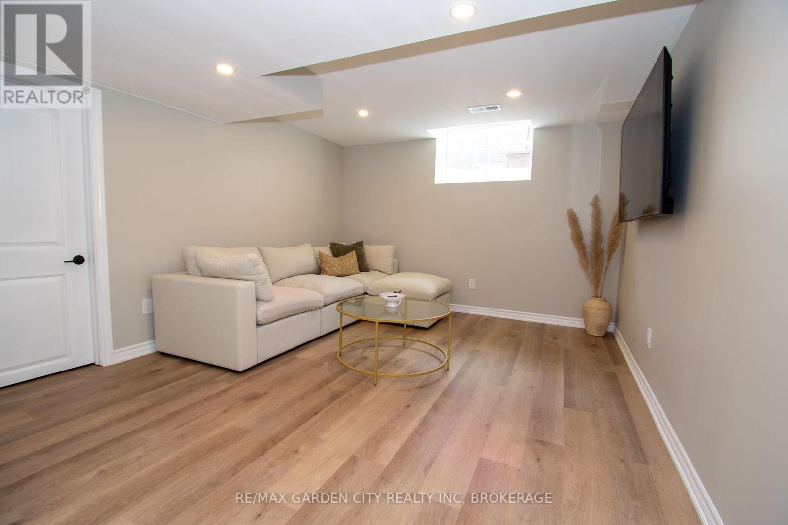 15 Lymburner Street, Pelham (Fonthill), Ontario L3E 0G7 - Photo 32 - X13148020