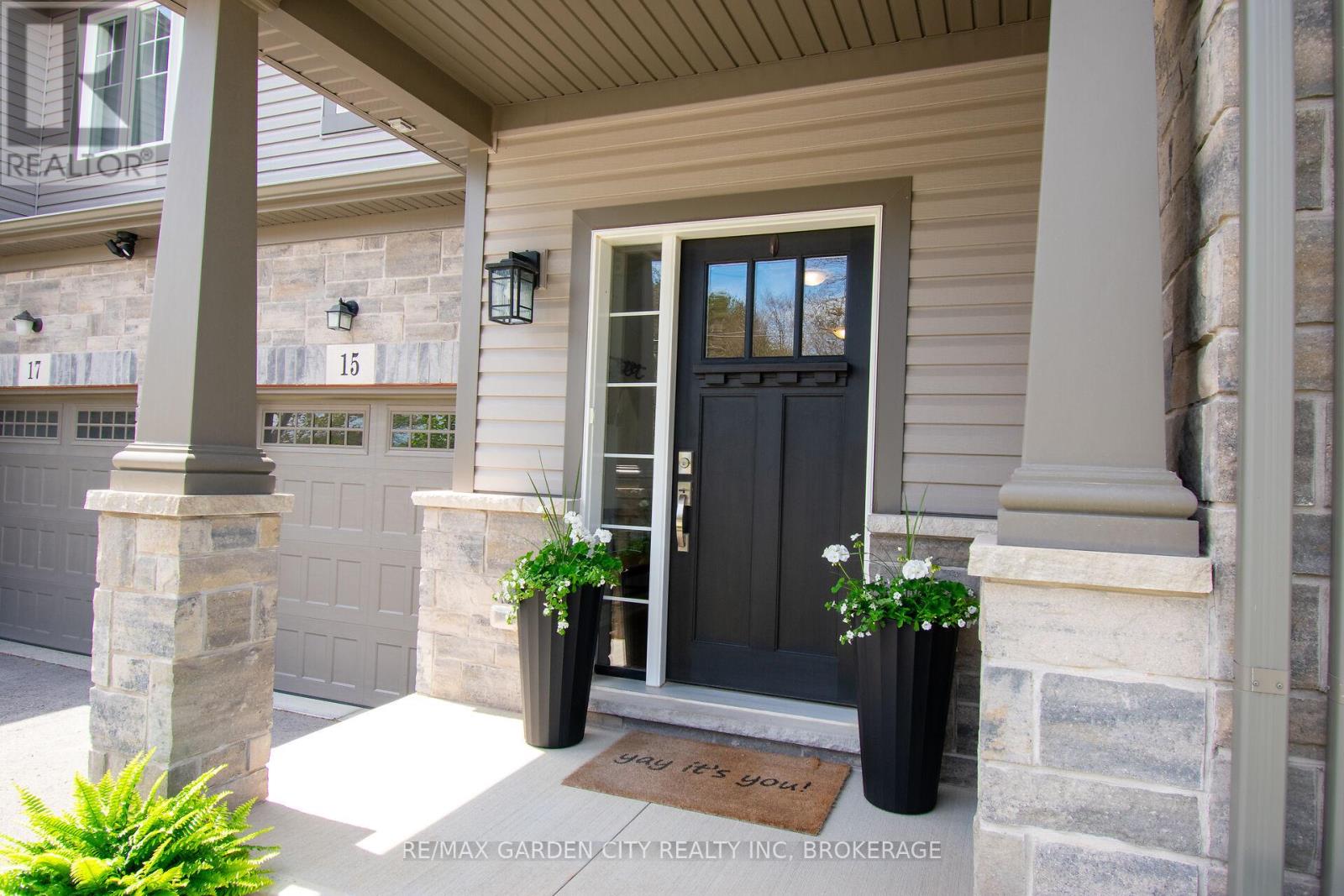 15 Lymburner Street, Pelham (Fonthill), Ontario L3E 0G7 - Photo 4 - X13148020