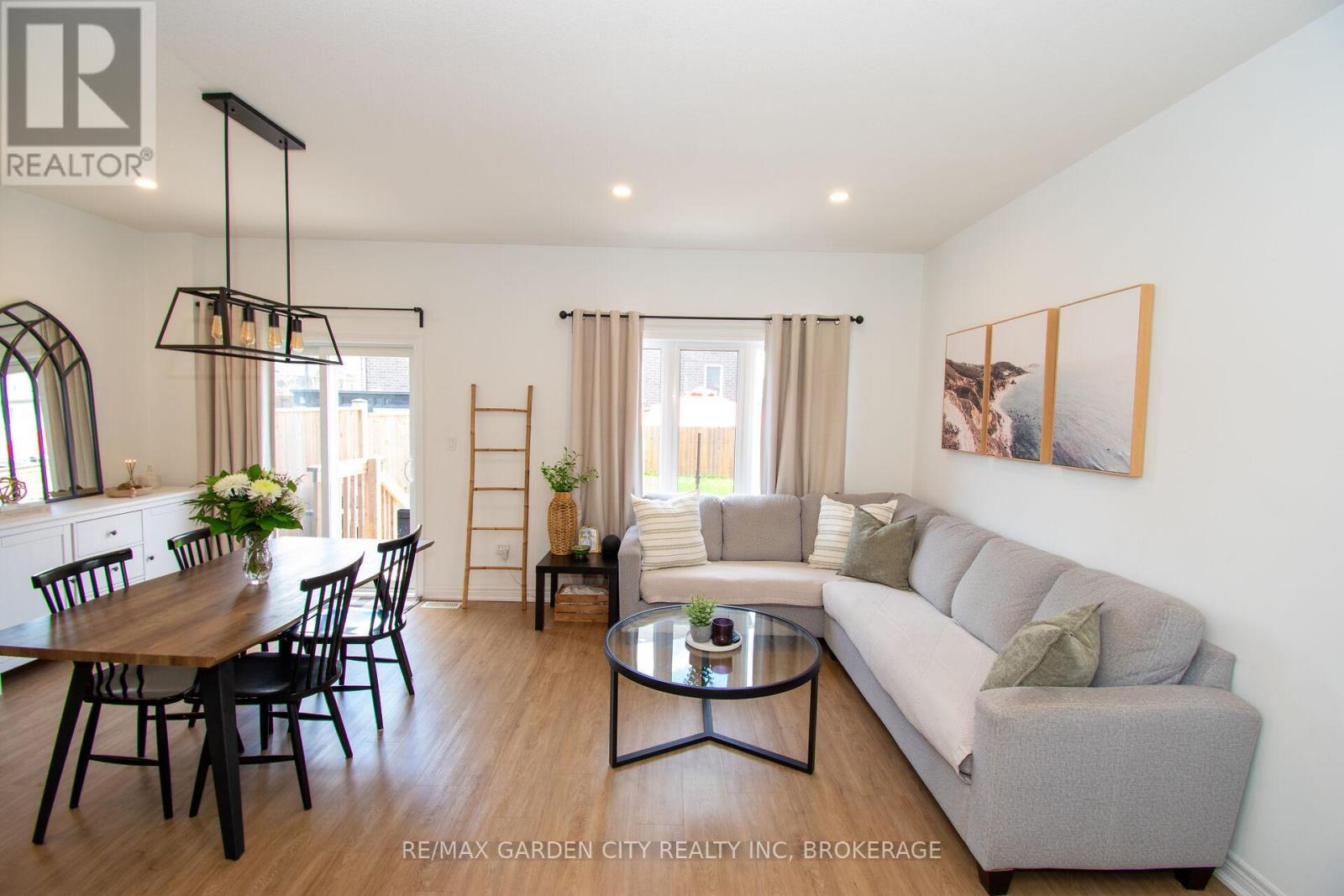 15 Lymburner Street, Pelham (Fonthill), Ontario L3E 0G7 - Photo 7 - X13148020