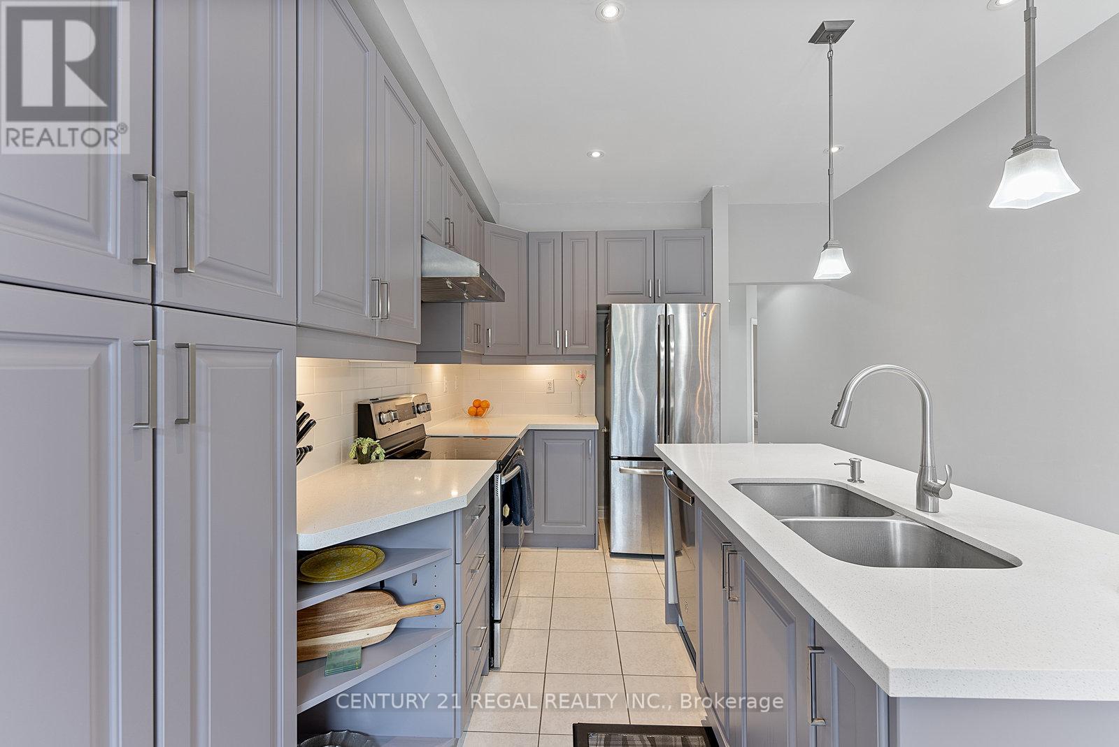 42 Ballymore Drive, Aurora, Ontario  L4G 7E6 - Photo 15 - N13147952