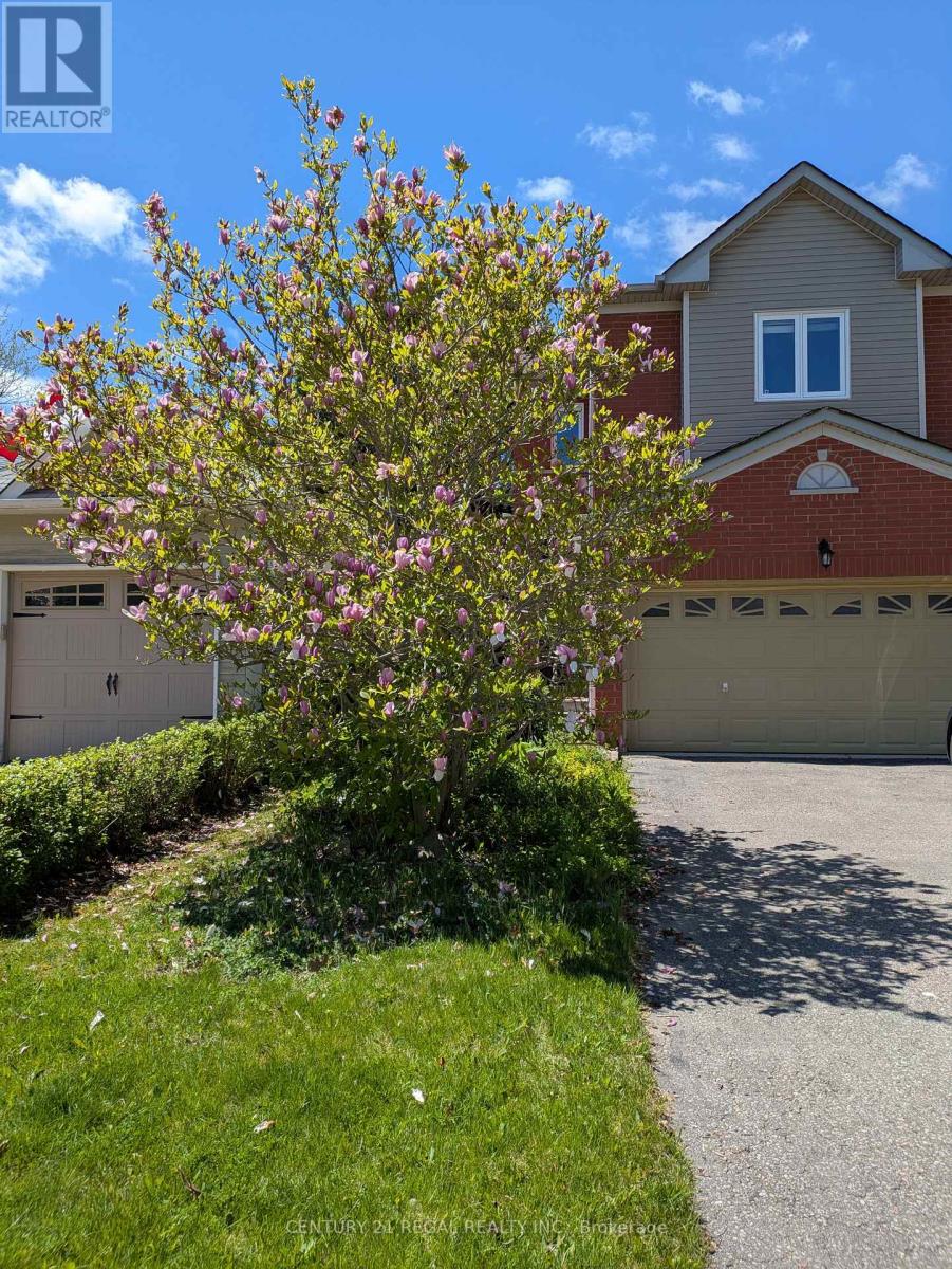 42 Ballymore Drive, Aurora, Ontario  L4G 7E6 - Photo 2 - N13147952