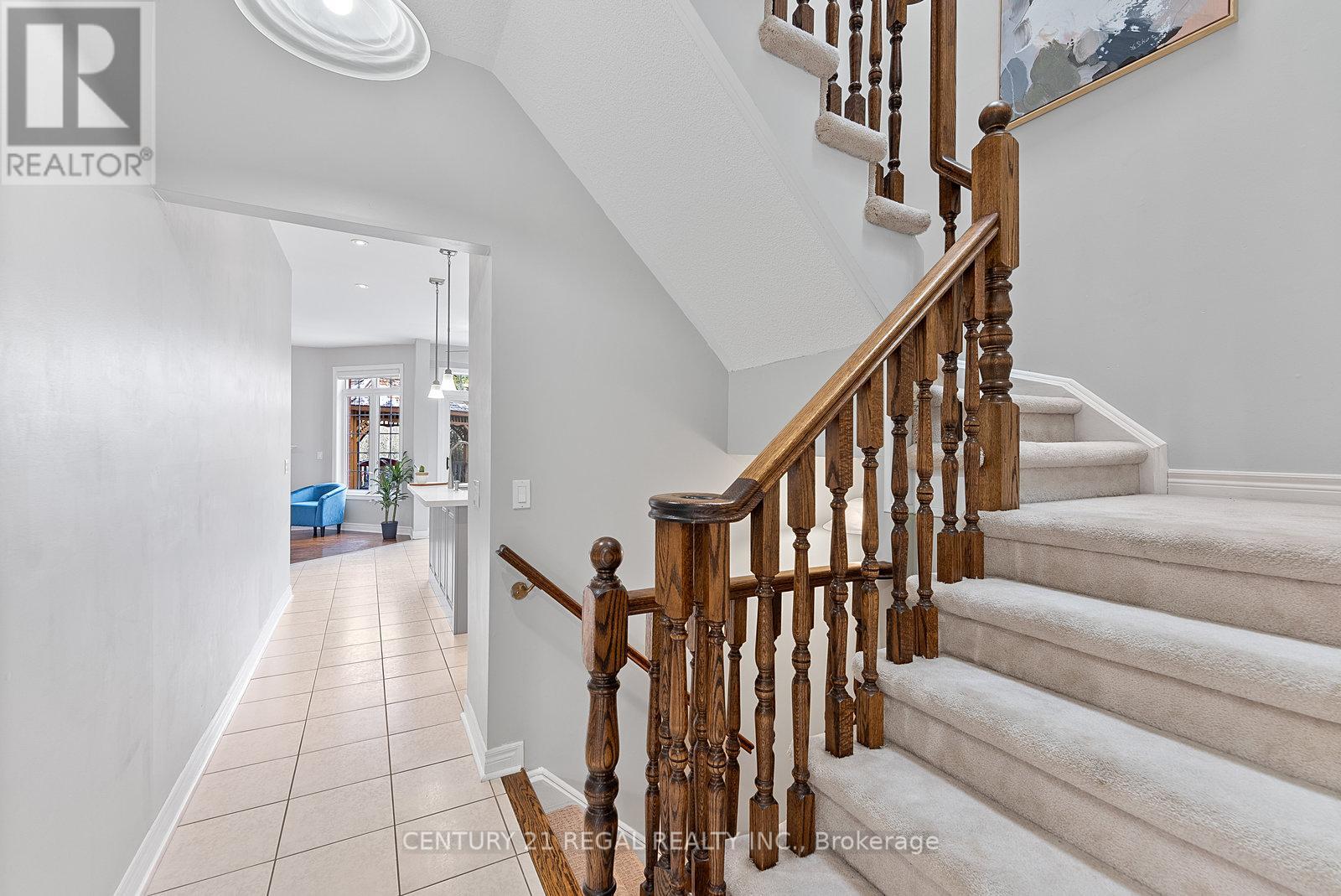 42 Ballymore Drive, Aurora, Ontario  L4G 7E6 - Photo 5 - N13147952