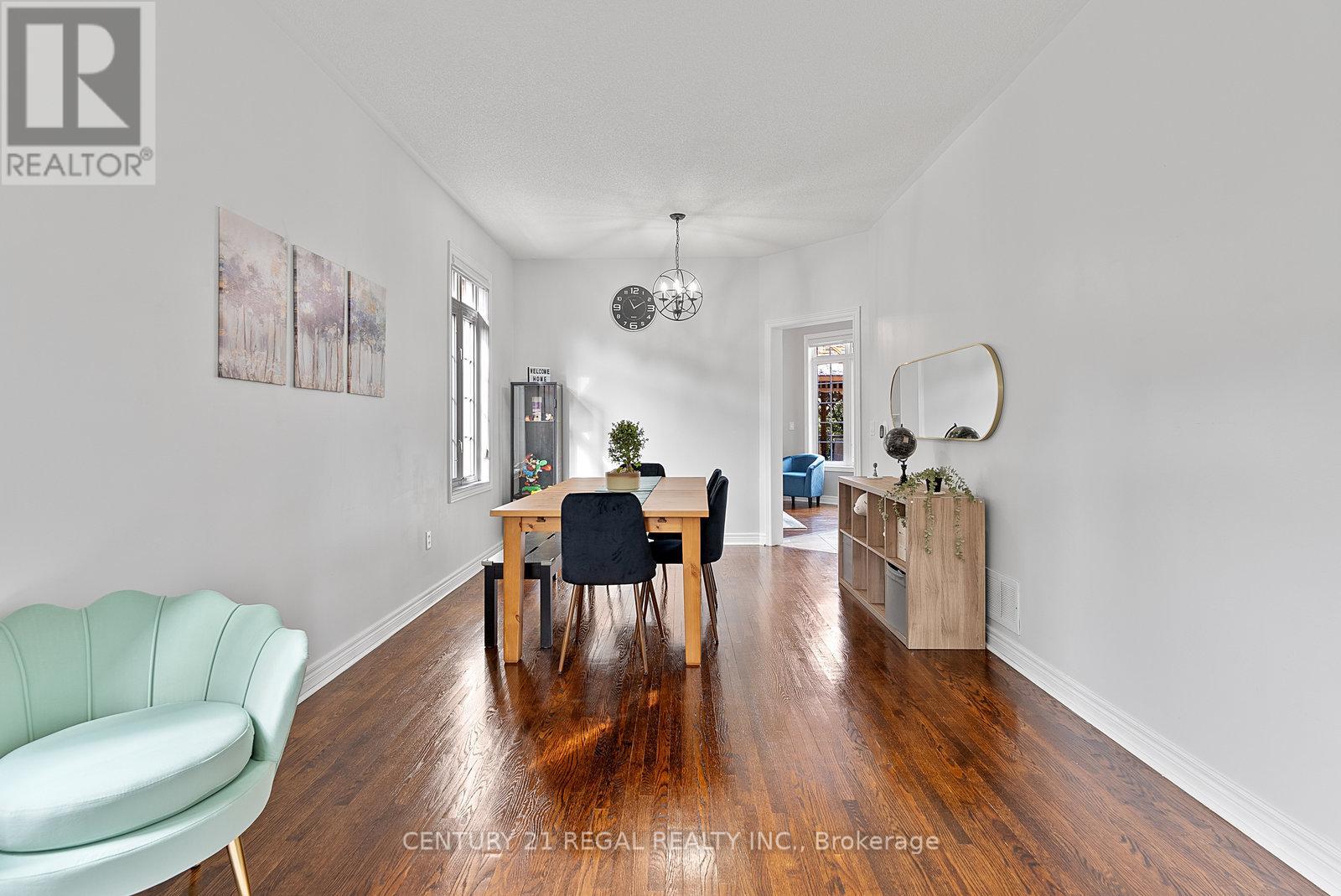 42 Ballymore Drive, Aurora, Ontario  L4G 7E6 - Photo 7 - N13147952