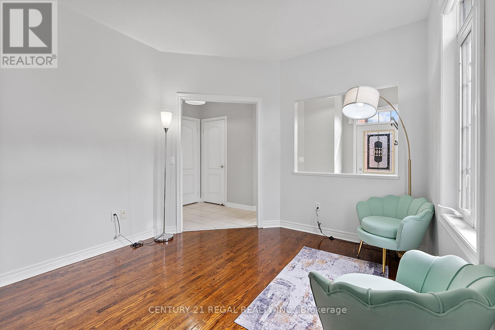 42 Ballymore Drive, Aurora, Ontario  L4G 7E6 - Photo 8 - N13147952