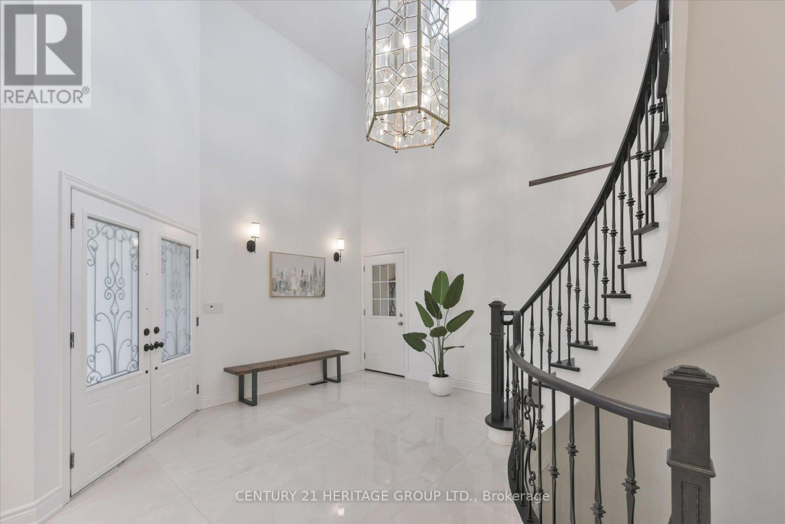 22 Tannery Court, Richmond Hill, Ontario  L4C 7V4 - Photo 3 - N13147960