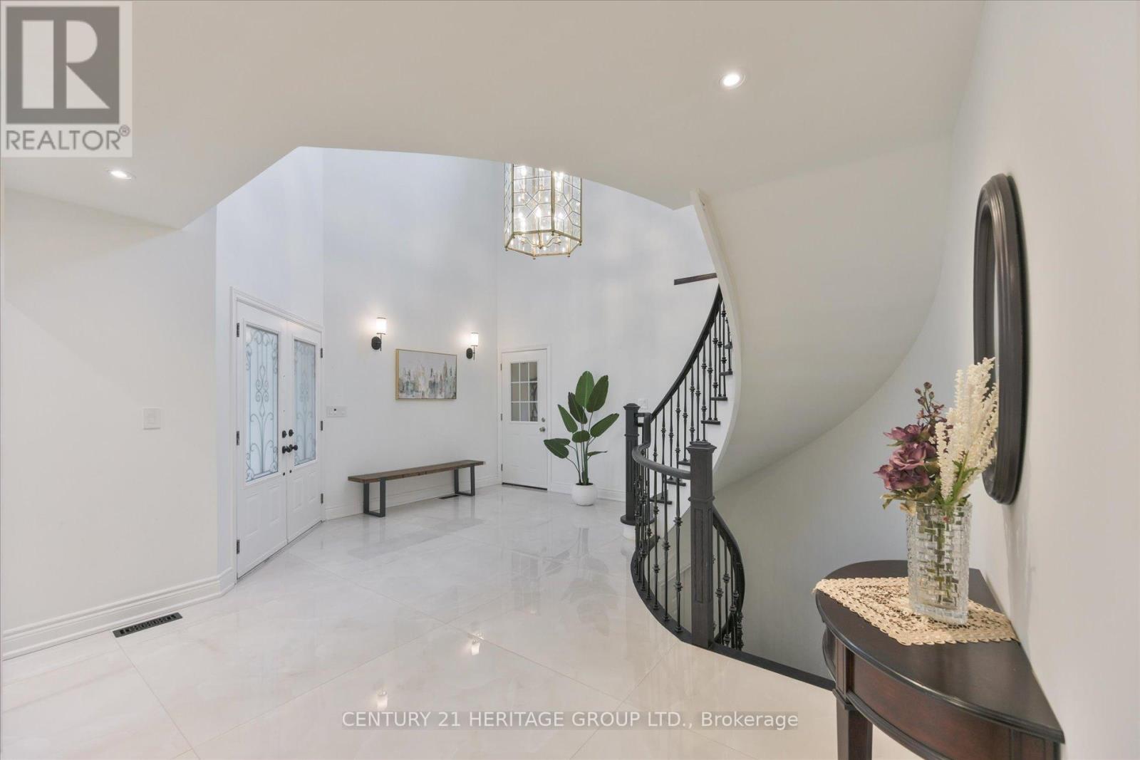 22 Tannery Court, Richmond Hill, Ontario  L4C 7V4 - Photo 5 - N13147960