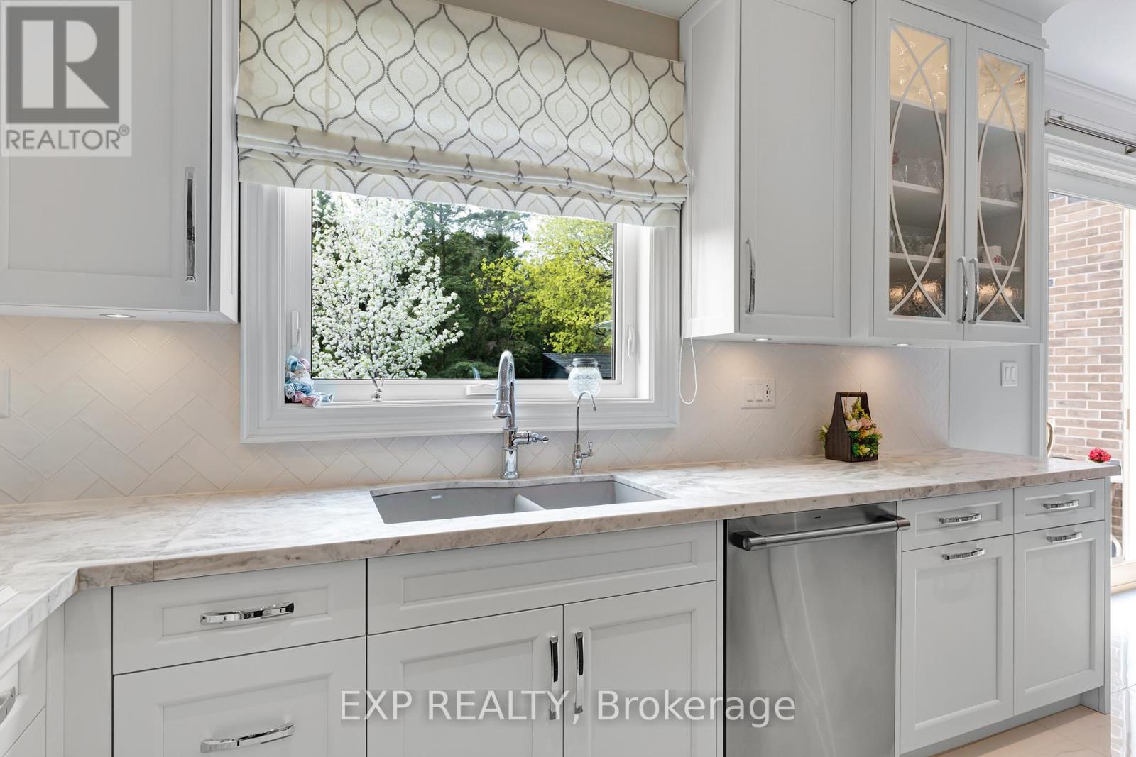 18 Gosling Road, Vaughan, Ontario  L6A 1E2 - Photo 12 - N13148082