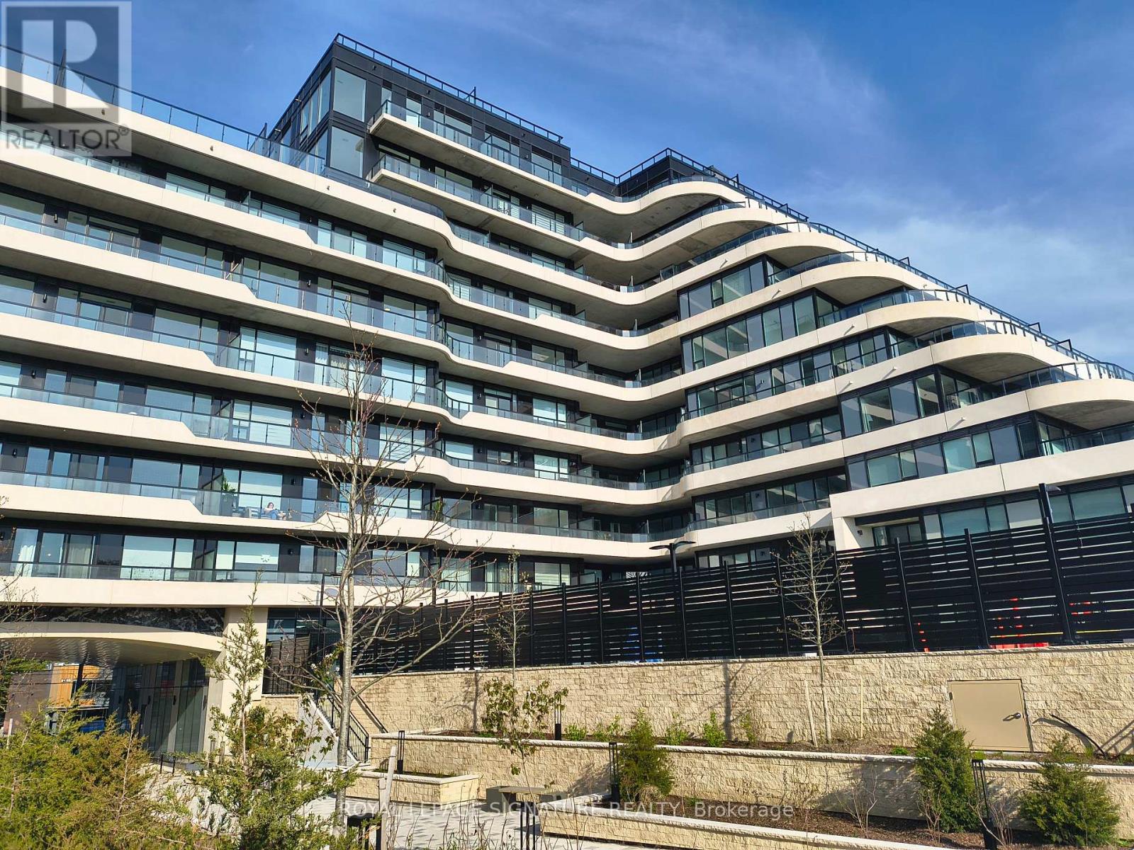 215 - 8188 Yonge Street, Vaughan, Ontario  L4J 1W5 - Photo 2 - N13148084