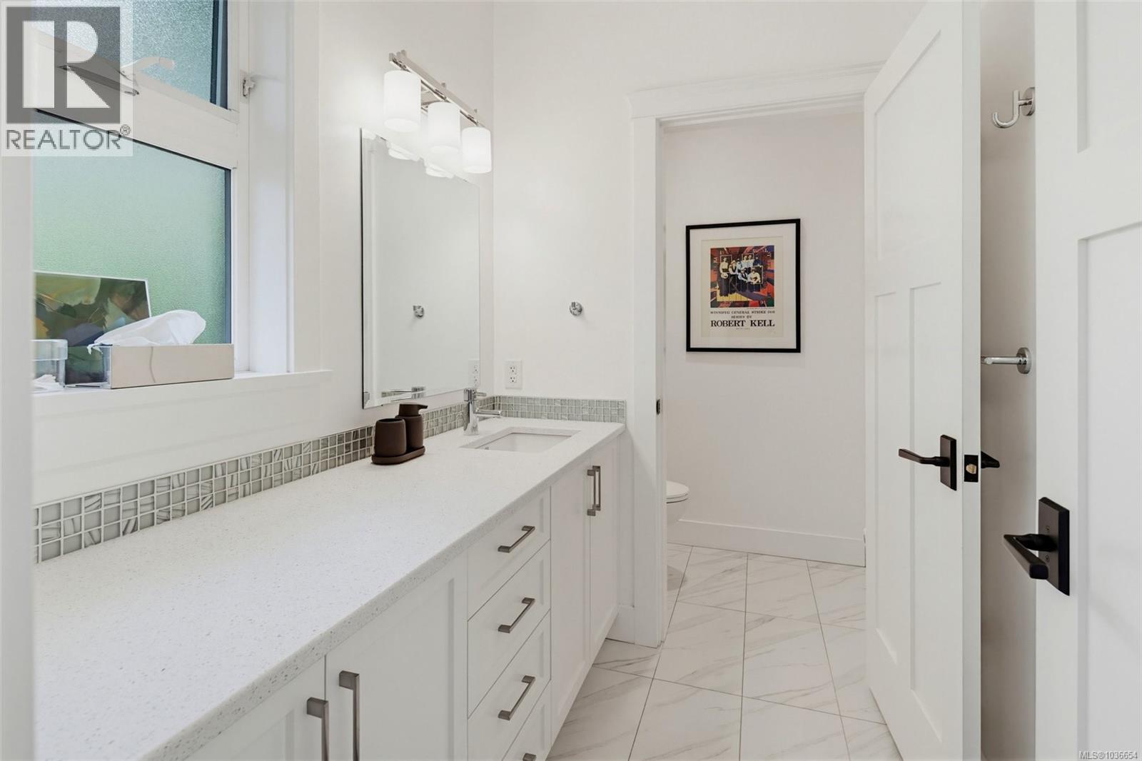 1217 Hewlett Pl, Oak Bay, British Columbia  V8S 4P6 - Photo 13 - 1036654