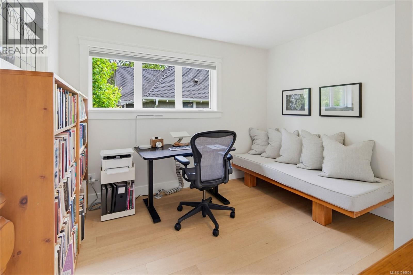 1217 Hewlett Pl, Oak Bay, British Columbia  V8S 4P6 - Photo 28 - 1036654