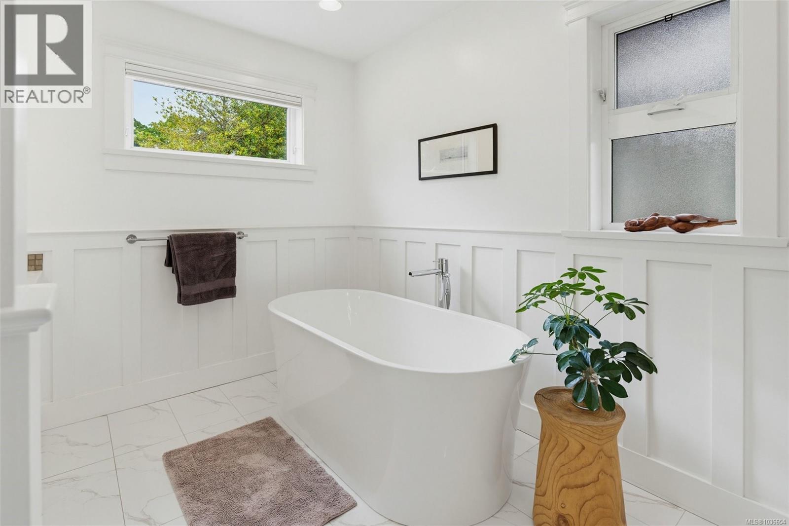 1217 Hewlett Pl, Oak Bay, British Columbia  V8S 4P6 - Photo 34 - 1036654