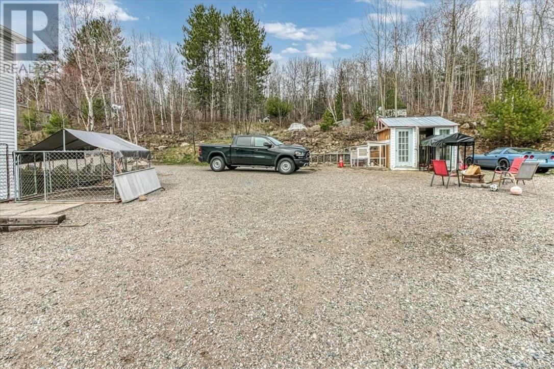 690 Highway 144, Onaping, Ontario  P0M 2R0 - Photo 3 - 2127856
