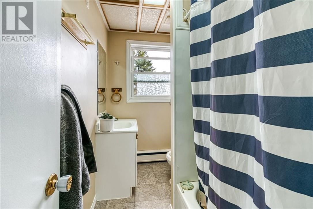 690 Highway 144, Onaping, Ontario  P0M 2R0 - Photo 37 - 2127856