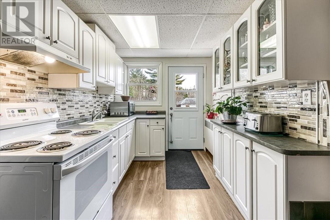 690 Highway 144, Onaping, Ontario  P0M 2R0 - Photo 6 - 2127856