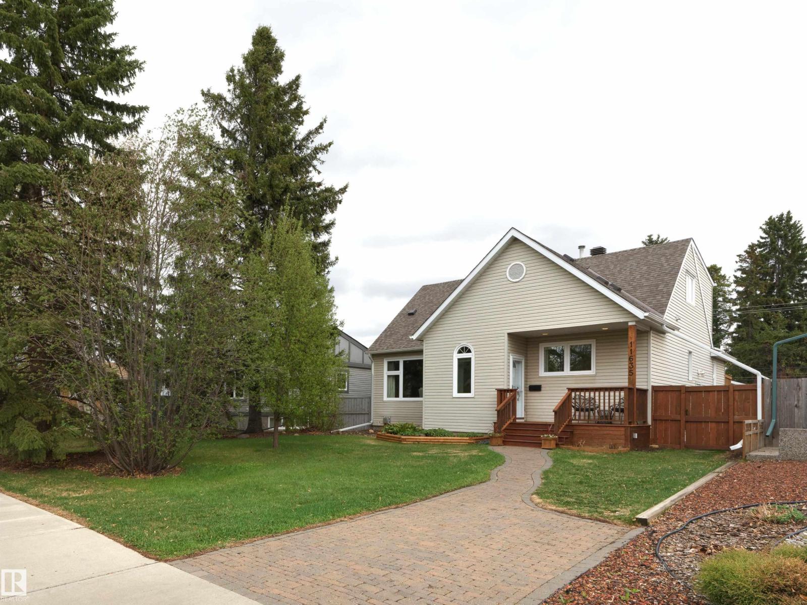 11635 72 AV NW, edmonton, Alberta