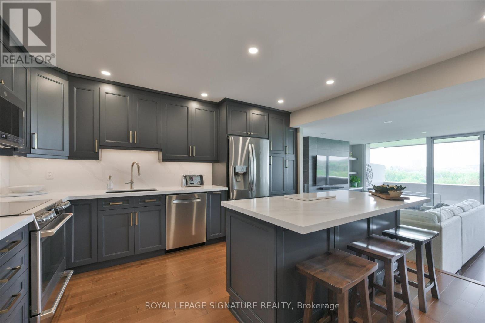912 - 240 Scarlett Road, Toronto, Ontario  M6N 4X4 - Photo 11 - W13147970
