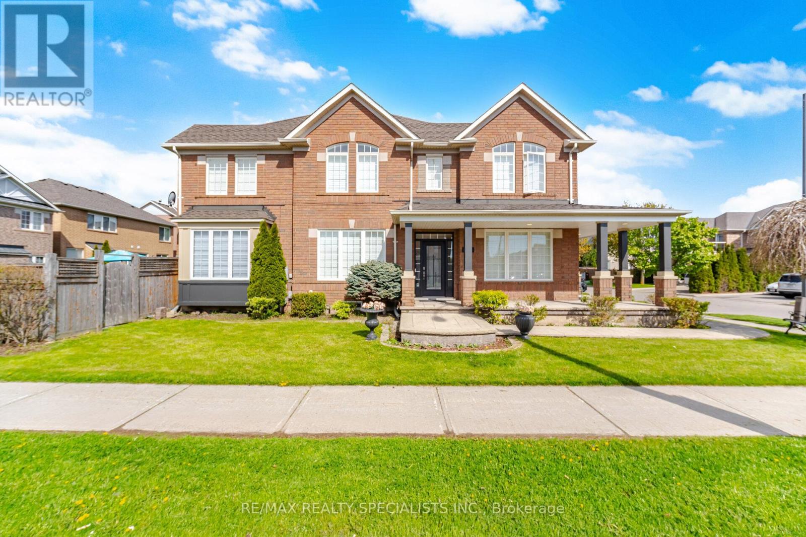 3855 Thomas Street, Mississauga, Ontario  L5M 7A6 - Photo 2 - W13148064