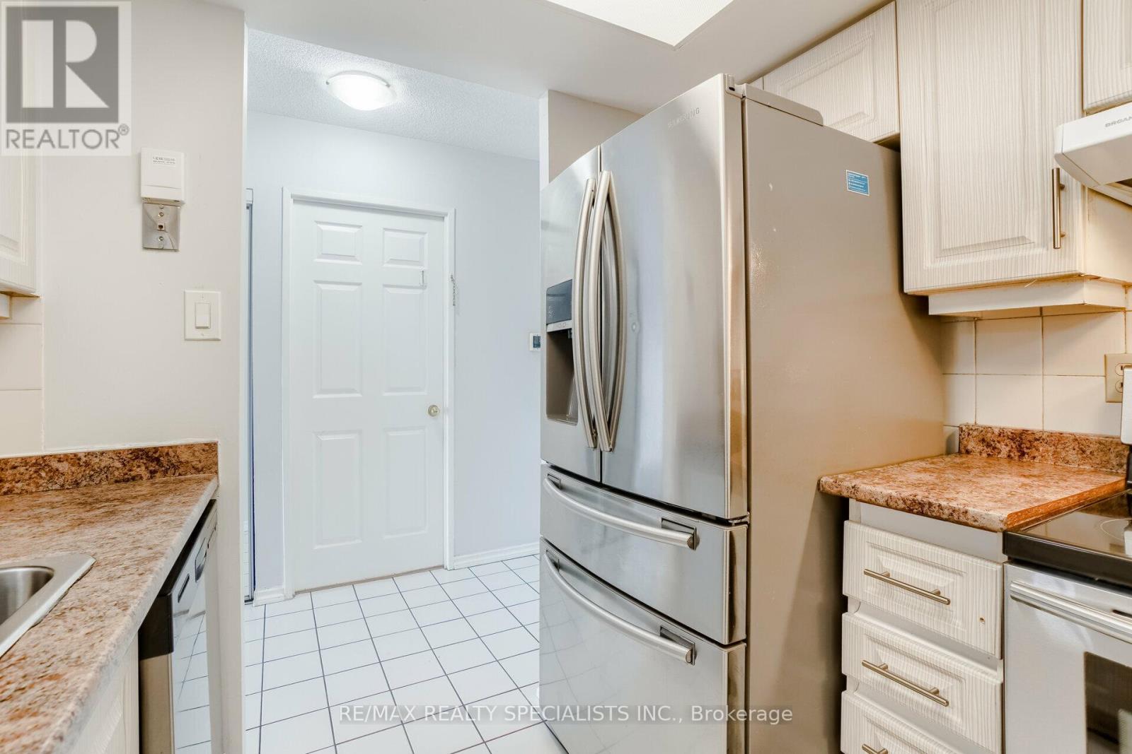 1808 - 265 Enfield Place, Mississauga, Ontario  L5B 3Y6 - Photo 10 - W13148074