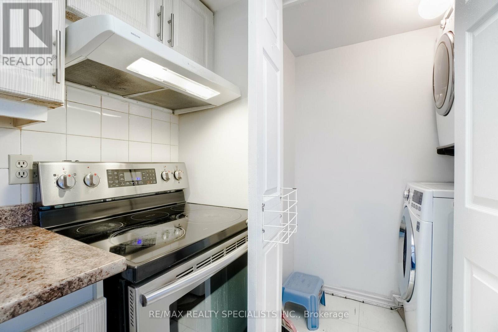 1808 - 265 Enfield Place, Mississauga, Ontario  L5B 3Y6 - Photo 28 - W13148074