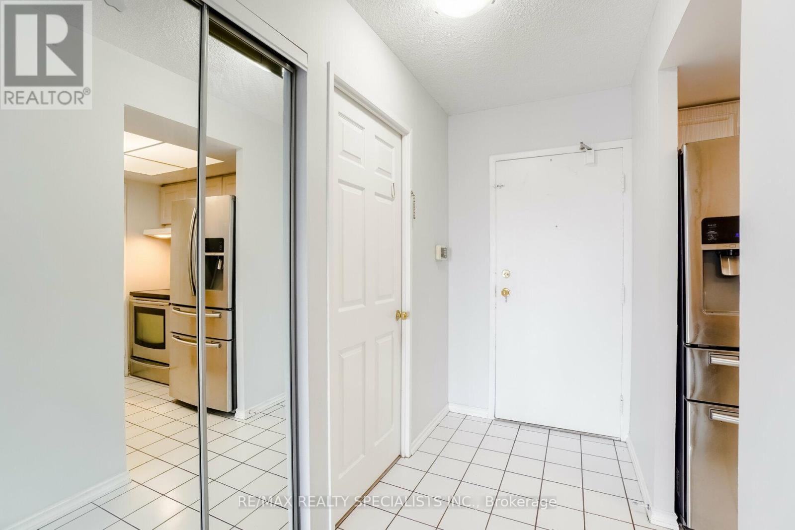 1808 - 265 Enfield Place, Mississauga, Ontario  L5B 3Y6 - Photo 7 - W13148074