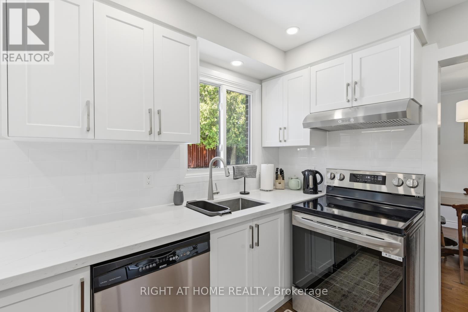 20 Tilley Drive, Toronto, Ontario  M1C 2G2 - Photo 8 - E13126044