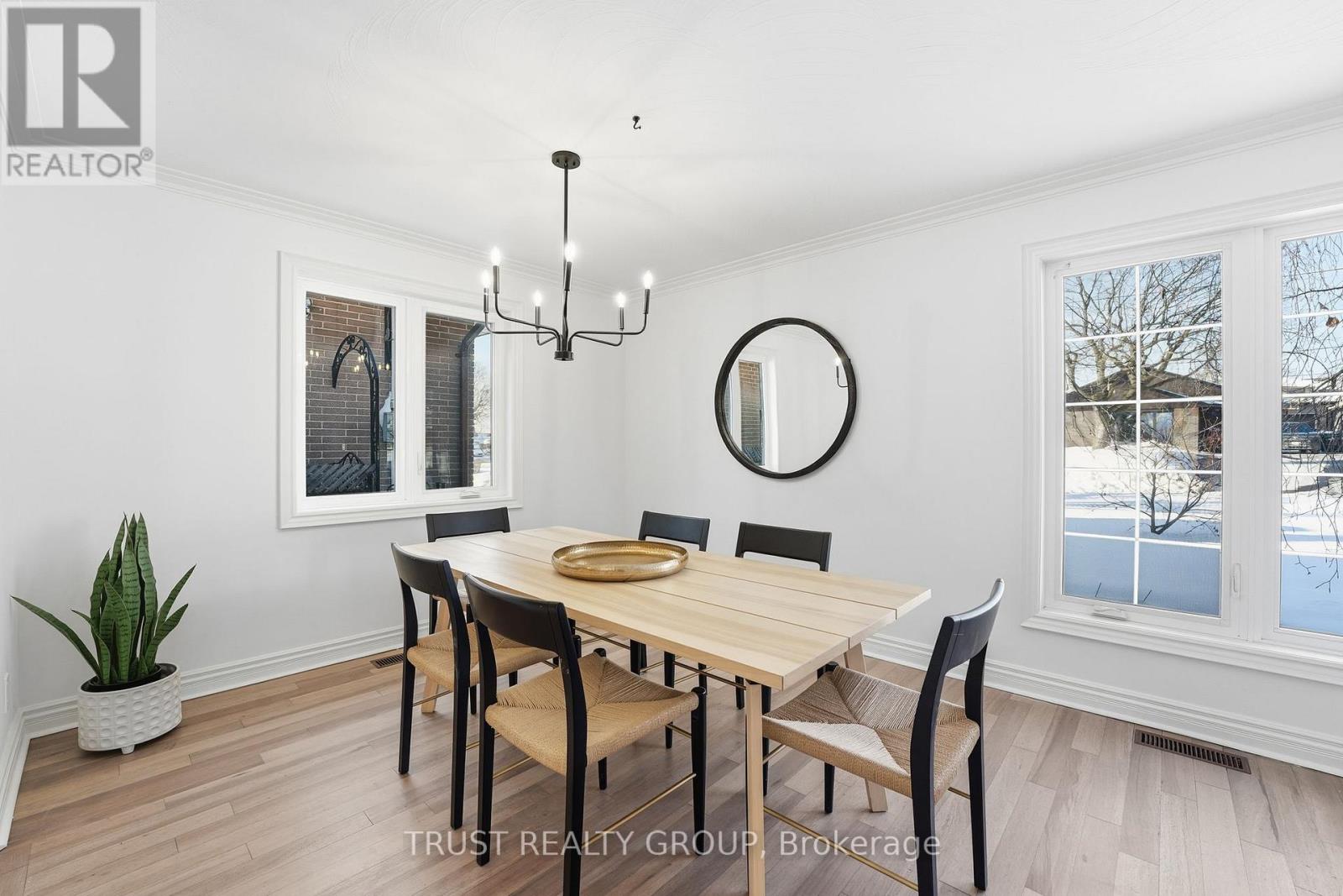 9 Del Ria Drive, Toronto, Ontario  M6L 1L9 - Photo 13 - W13146586