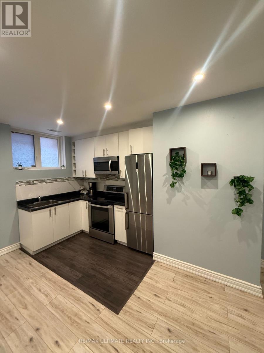 2 Lower - 1166 Glengrove Avenue W, Toronto, Ontario  M6B 2K4 - Photo 2 - W13036210
